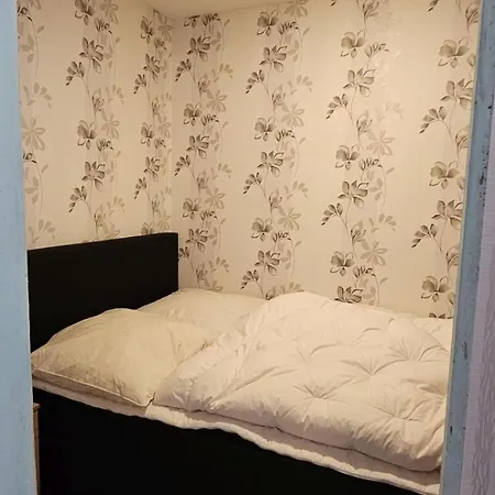 Apartment 3 115 *